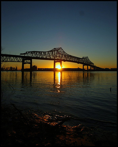 Baton Rouge, LA: Horace Wilkinson Bridge crossing the Mississippi River