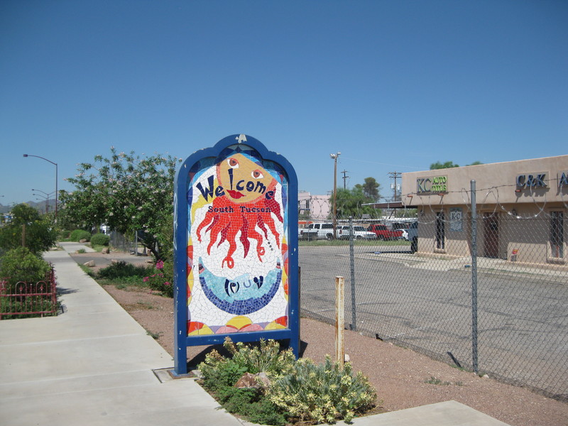 South Tucson, AZ: BEAUTIFUL LABOR-INTENSIVE BEAUTY OF HISPANIC SOUTH TUCSON