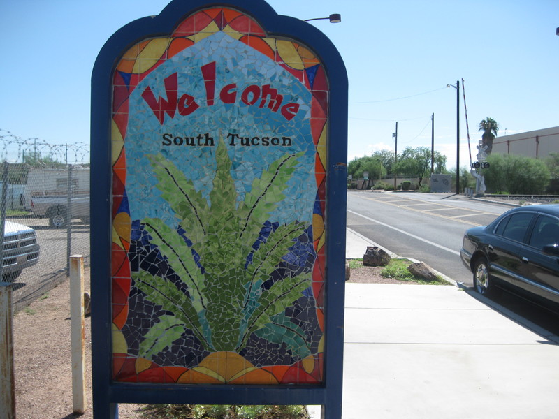 South Tucson, AZ: Large welcome sign in south tucson