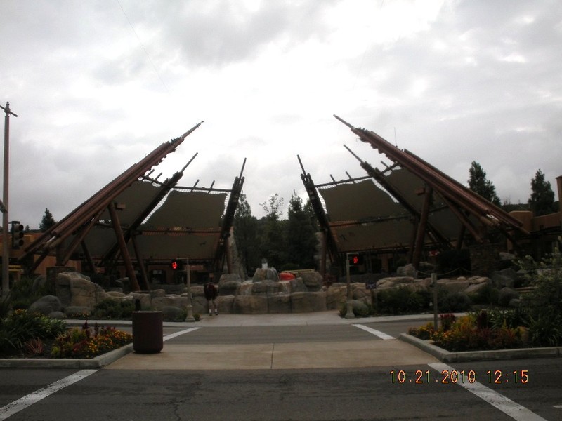 Alpine, CA: Entrance to the Viejas Outlet Mall