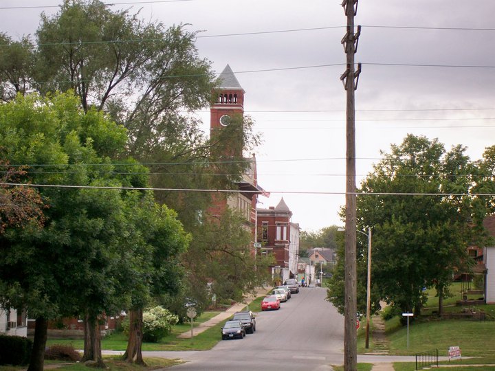 Keokuk, IA: NORTH 7th STREET, LOOKING WEST FROM HIGH STREET