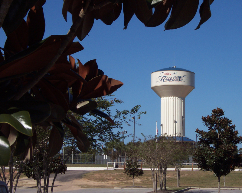 Niceville, FL: View from the Niceville City Hall Parking Lot