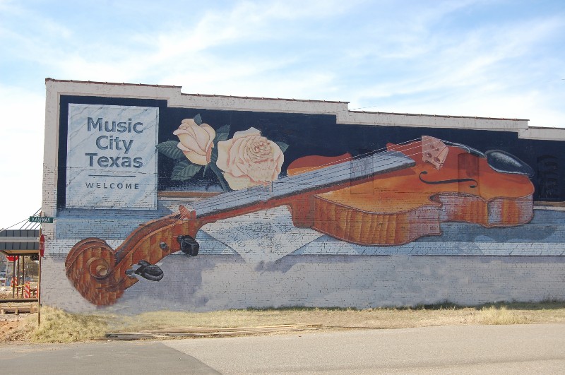 Linden, TX: Linden, TX. proud beautiful painted huge wall downtown