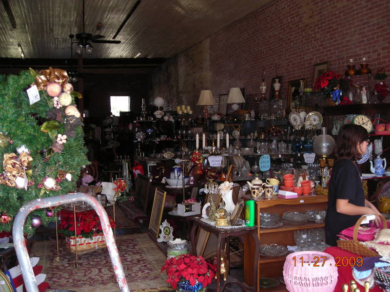 Milford, TX: Inside Somewhere In Time Antiques Store