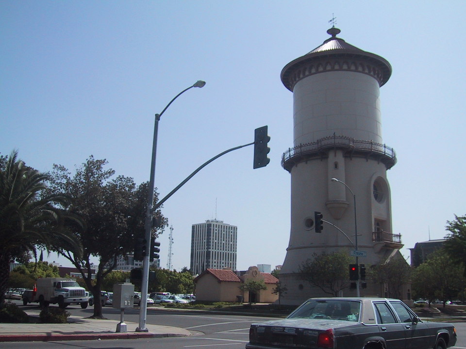 Fresno, CA: Fresno water tower, Downtown.