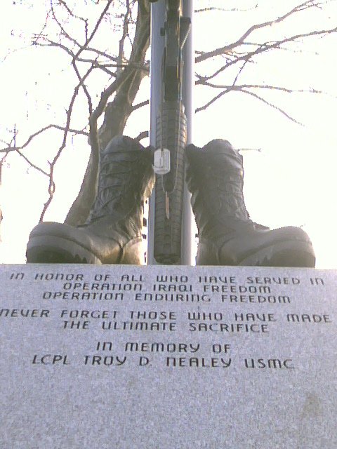 Eaton Rapids, MI: The Memorial At the Island Park