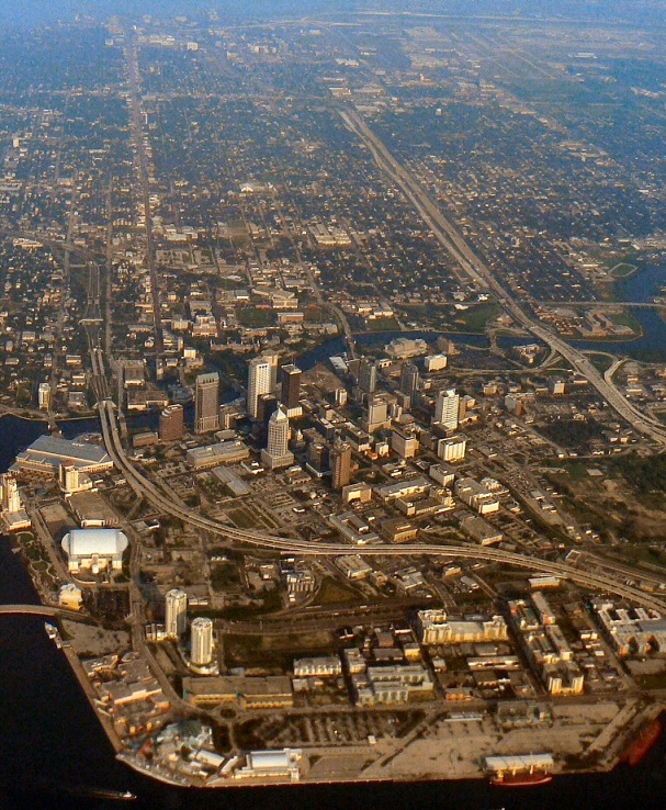 Tampa, FL: Aerial view of Tampa, FL on final approach to TPA