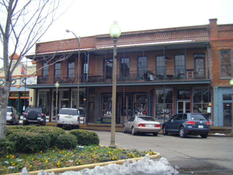 Oxford, MS: Oxford's Square with snow and flowers