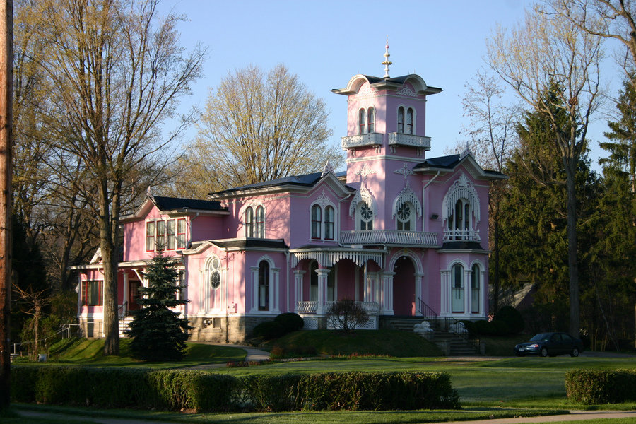 Wellsville, NY: Historic Pink House - Wellsville