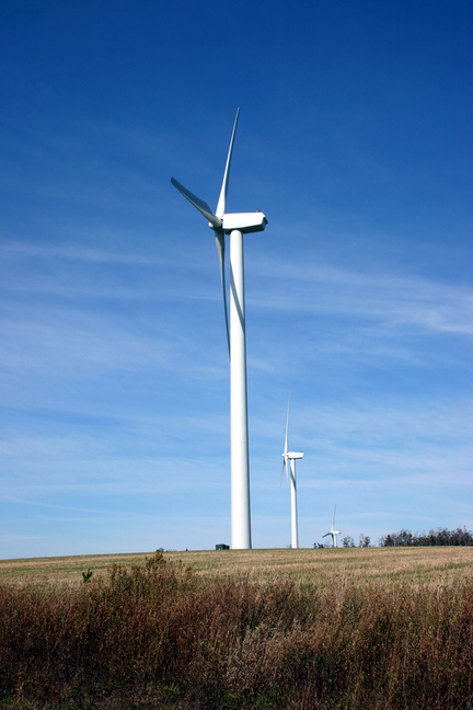 Canastota, NY: Windmills overlooking Canastota