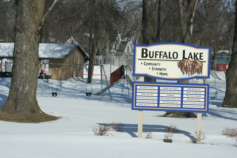 Buffalo Lake, MN: Hwy 212 & Main Street Community Park