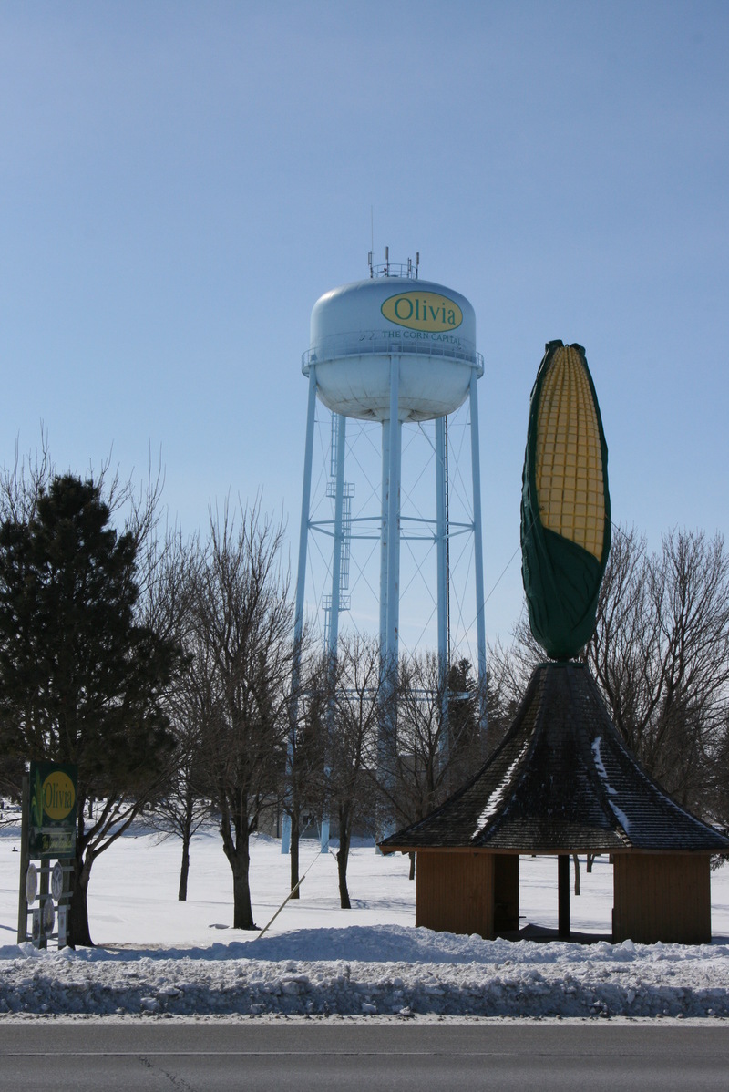 Olivia, MN: Watertower and Corn Statue Park off Hwy 212