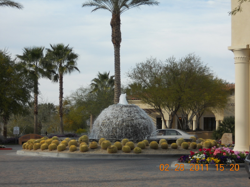 Palm Desert, CA: Fountain at the Marriott Shadow Ridge - Palm Desert, CA; very relaxing and has a championship golf course