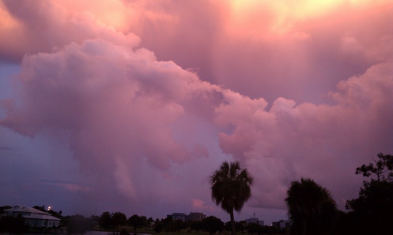Feather Sound, FL: Dreaming of sunset clouds
