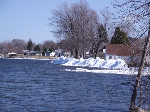Houghton Lake, MI: The south west shore of Houghton Lake early Spring