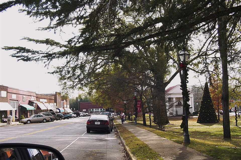 Pendleton, SC: Pendleton's charming town square