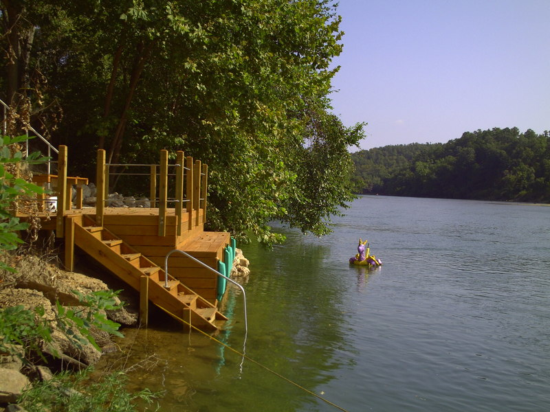 Doniphan, MO: The Memory Cabin in Doniphan, Mo. River front Vacation Rental.Current River