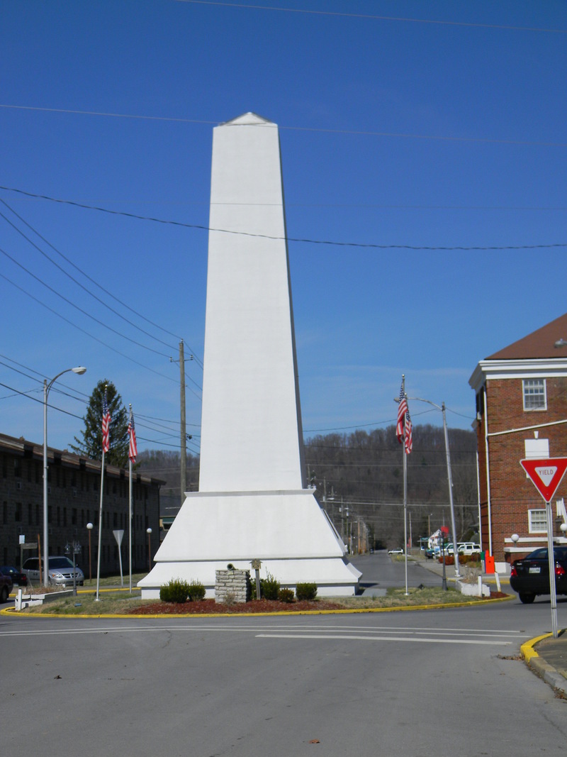 Elizabethton, TN: Elizabethton's War Memorial, Main st and Elk ave.
