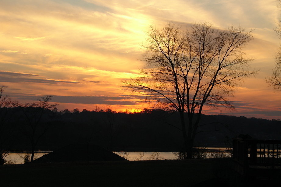 Lenoir City, TN: Fort Loudon Lake Sunset from ConKinnon Pointe