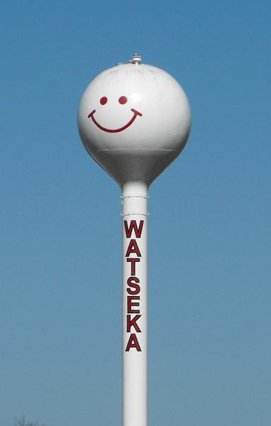 Watseka, IL: Water tower on west side of town on Hwy 24