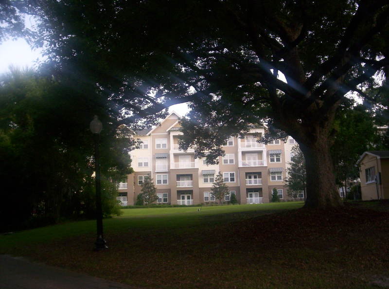 Maitland, FL: outside of lake villy apts in maitland love the area