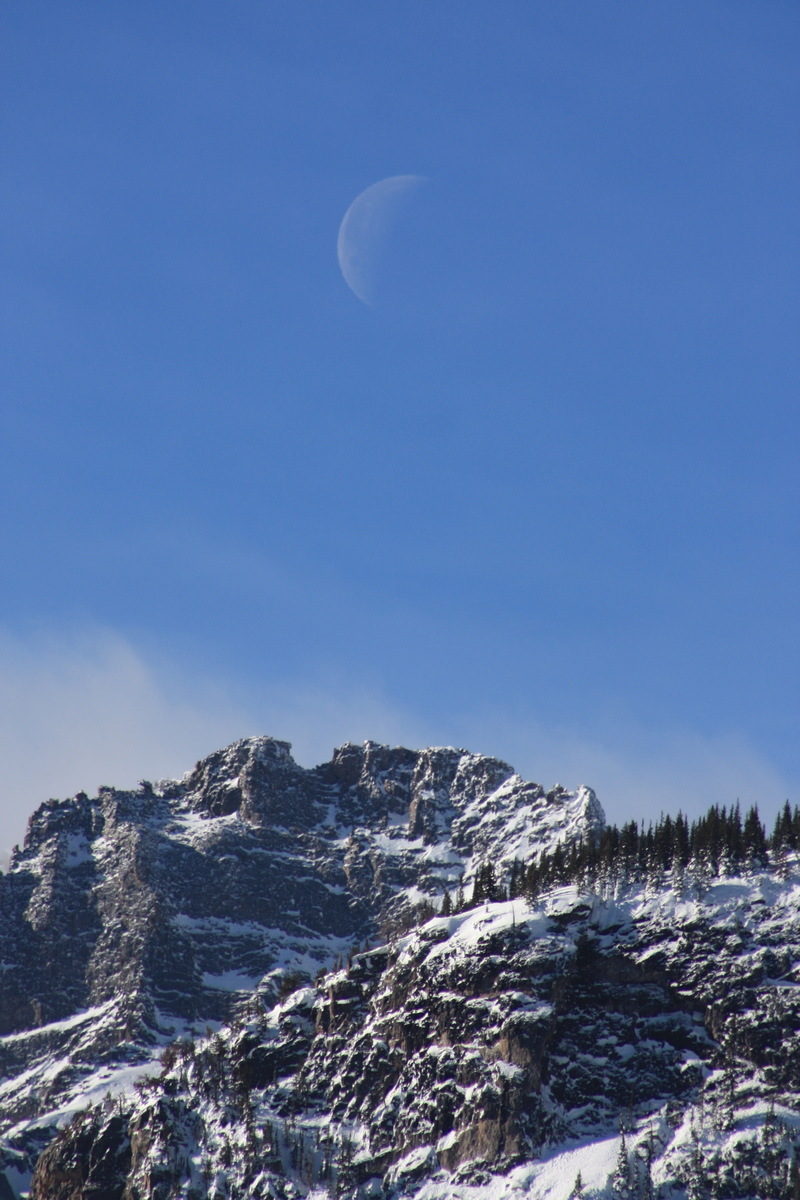 Estes Park, CO: Moon above Bear Lake area