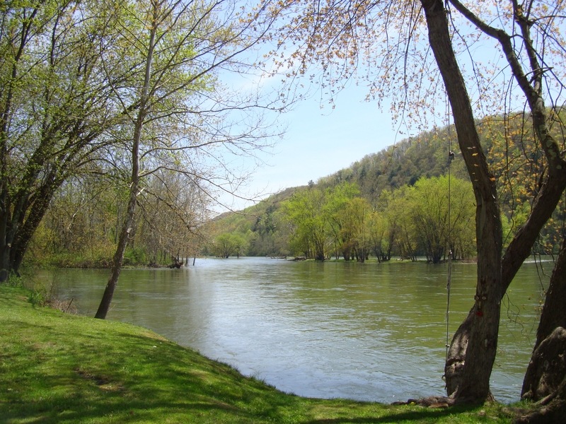 Tidioute, PA: The Allegheny River along Route 62 in Gravel Gulch
