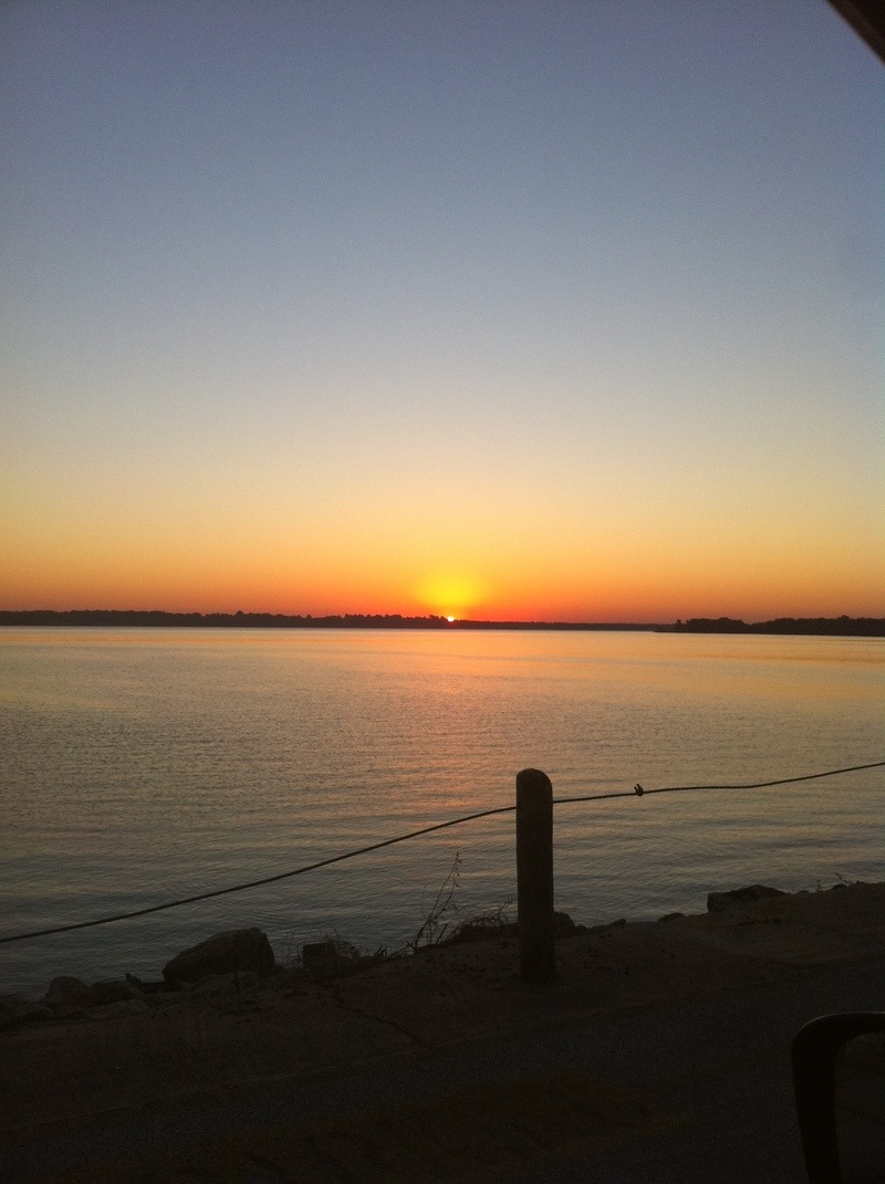 Shady Shores, TX: Shady Shores lake sunset