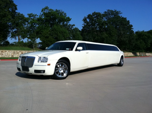 Flower Mound, TX: Patriot Limousine of Flower Mound/ Beautiful Chrysler 300 stretch
