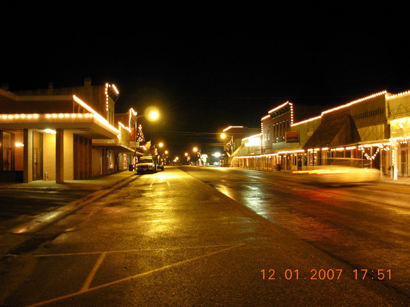Lockwood, MO: Lockwooad at night