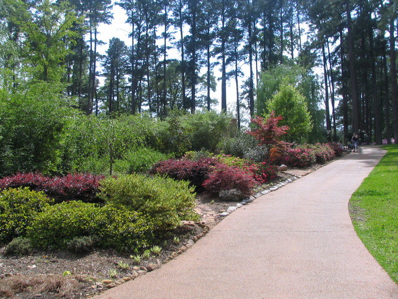 Shreveport, LA: Quiet Public Walkway