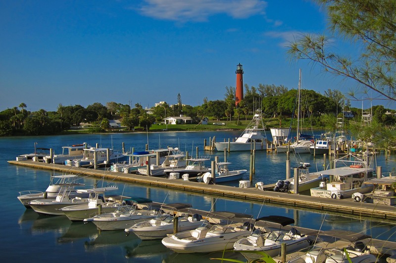 Jupiter, FL: Light house at Marina