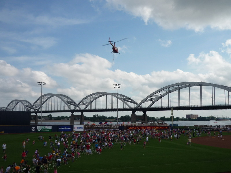 Davenport, IA: Helicopter candy drop