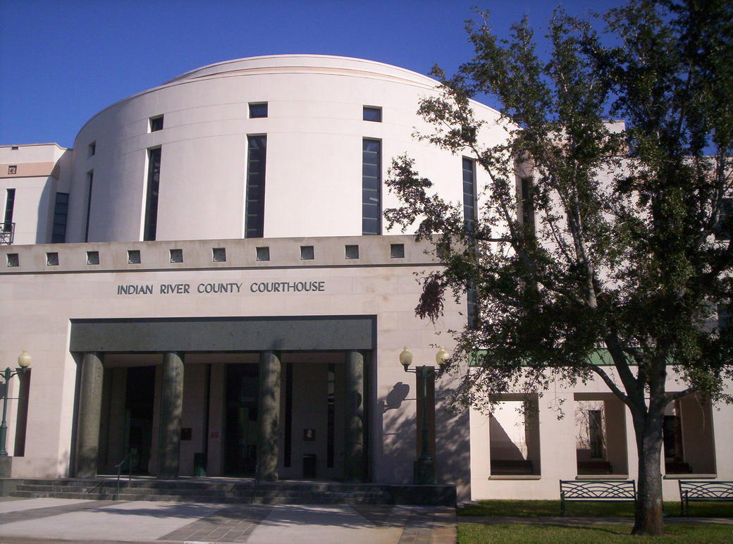 Vero Beach, FL: Indian River County Courthouse