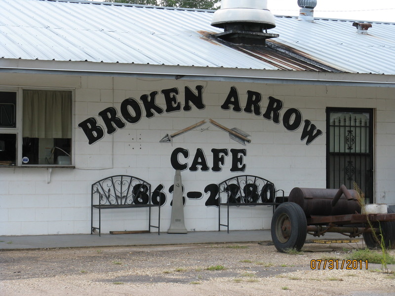 Uriah, AL: Broken Arrow Cafe-Uriah, AL