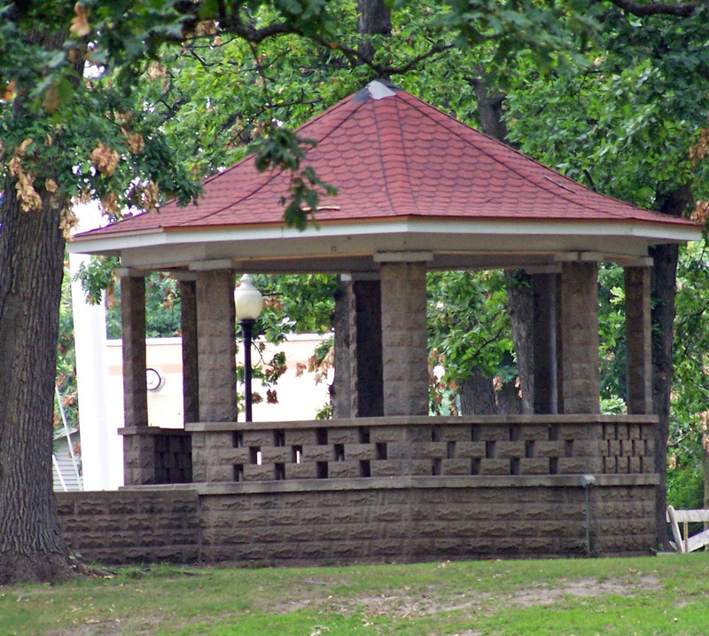 Crete, IL: Historic Bandstand in Crete Park