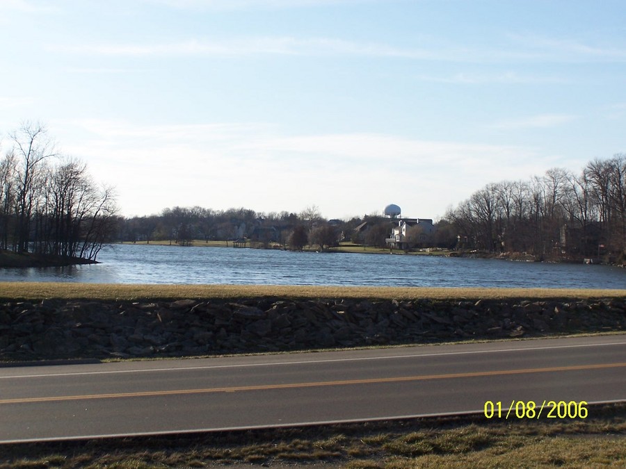 Landen, OH: Landen's relaxing walking paths around it's big beautiful lake
