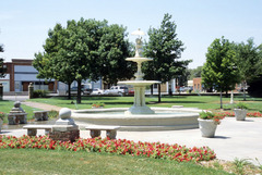 St. John, KS: fountain