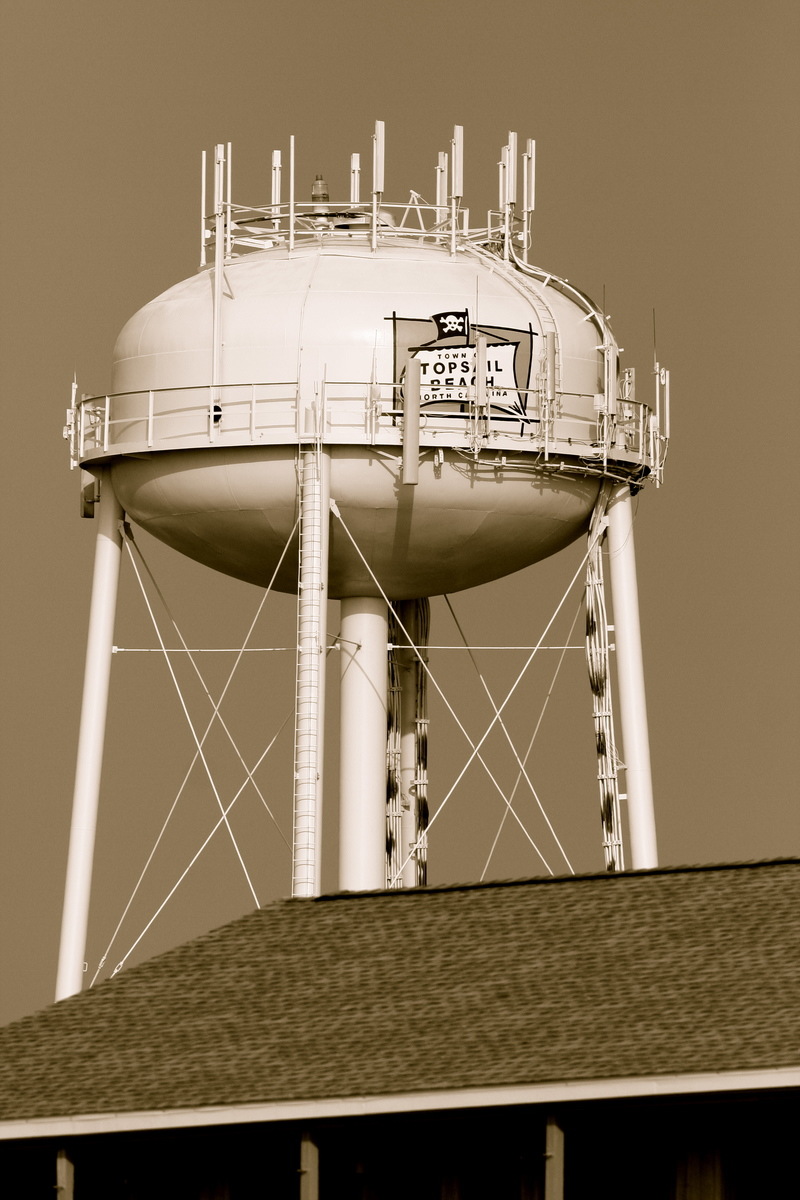 Topsail Beach, NC: A picture of the water tower in the middle of downtown topsail beach.