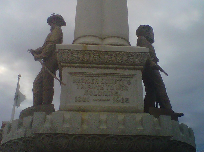 Mercer, PA: Statue in Mercer, PA