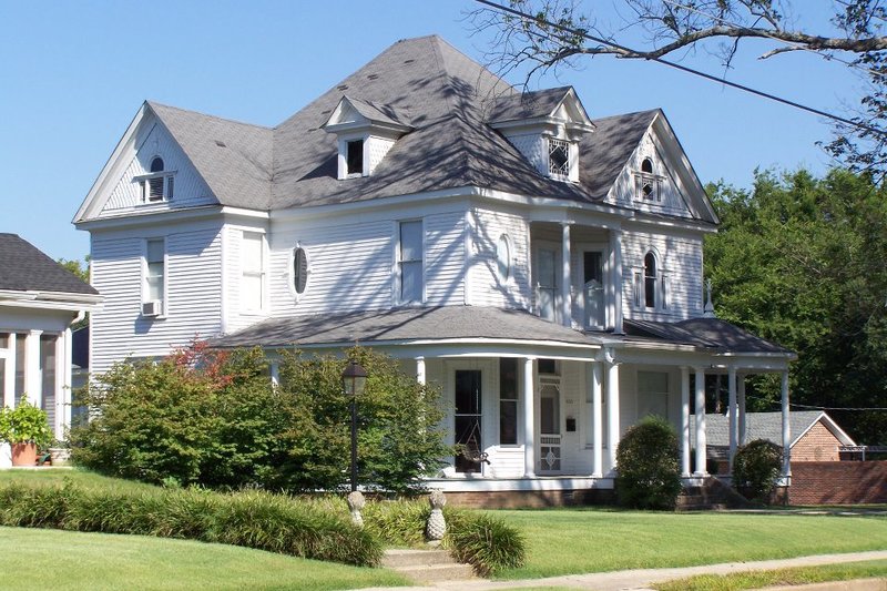 Trenton, TN: Great Architecture on High Street