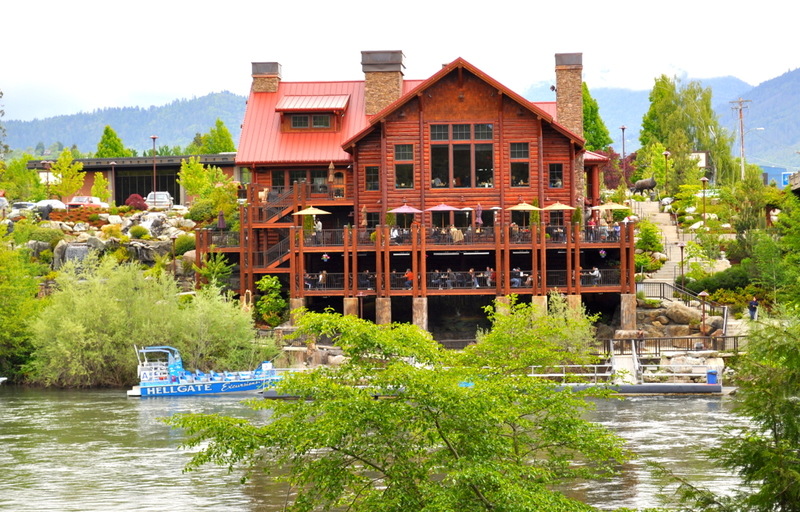 Grants Pass, OR: Taprock Grill on the Rogue River in Grants Pass