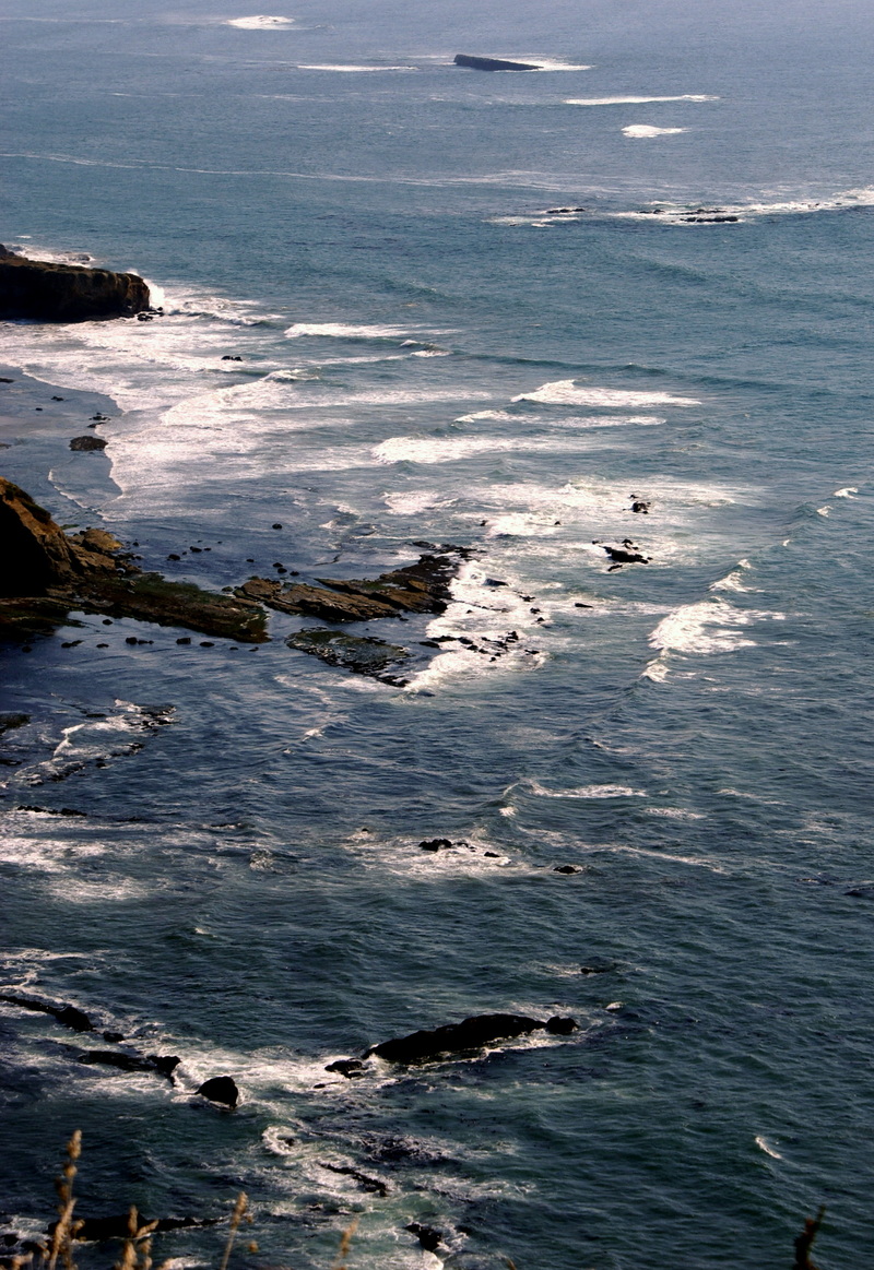 Newport, OR: View of Waves from Yaquina Head Area