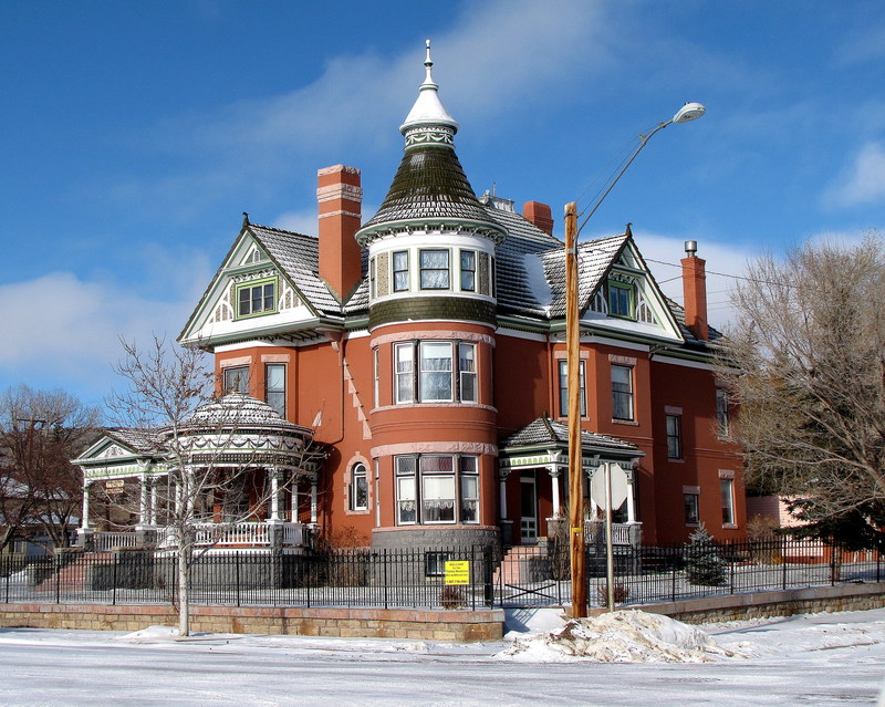 Green River, WY: I found this Beautiful old building across from the Rail Road Bridge in Green River, Wyoming. I really wish I knew more about it