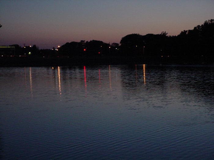 Des Moines, IA: Grays Lake at dusk