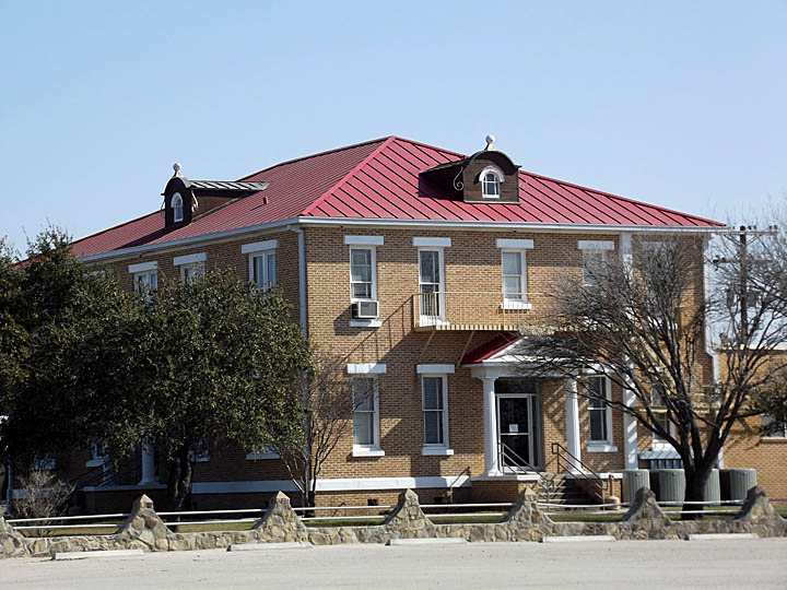 Tilden, TX: McMullen County Courthouse