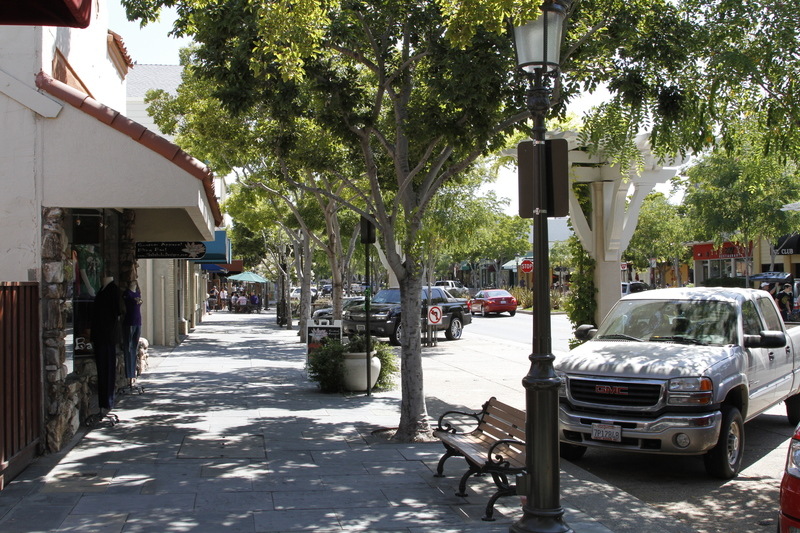 Livermore, CA: Strolling downtown livermore!