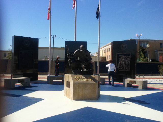Milton, FL: veteran's memorial