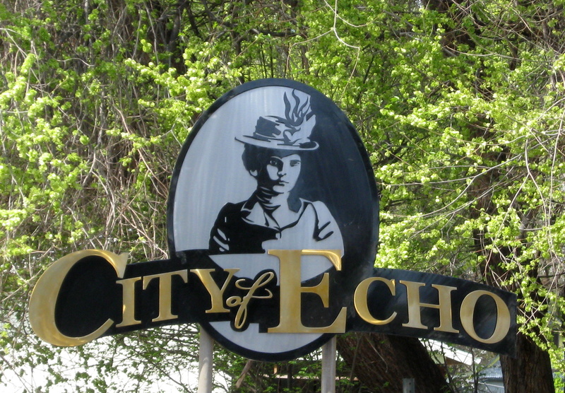 Echo, OR: New Echo Entry Sign installed April 2012, Artist Chris Huffman