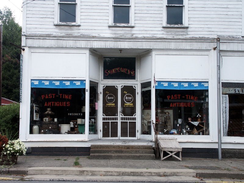 Amsterdam, OH: Store front